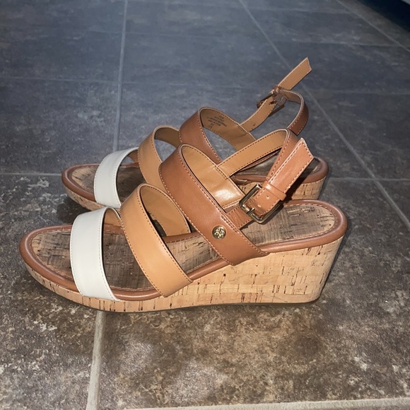 Neutral Wedges - Picture 2 of 3